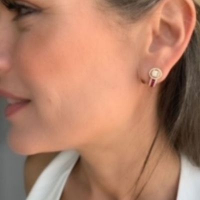 Aretes de rubí y diamante con oro amarillo de 14K