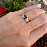 Anillo de 14K oro amarillo con zafiros y diamantes