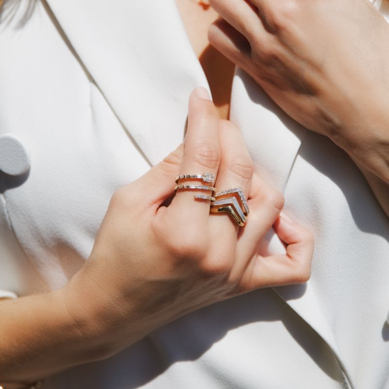 Anillo de serpiente con diamantes baguette